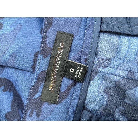 Banana Republic Satin‎ Camouflage Print Short 6 - Picture 6 of 8